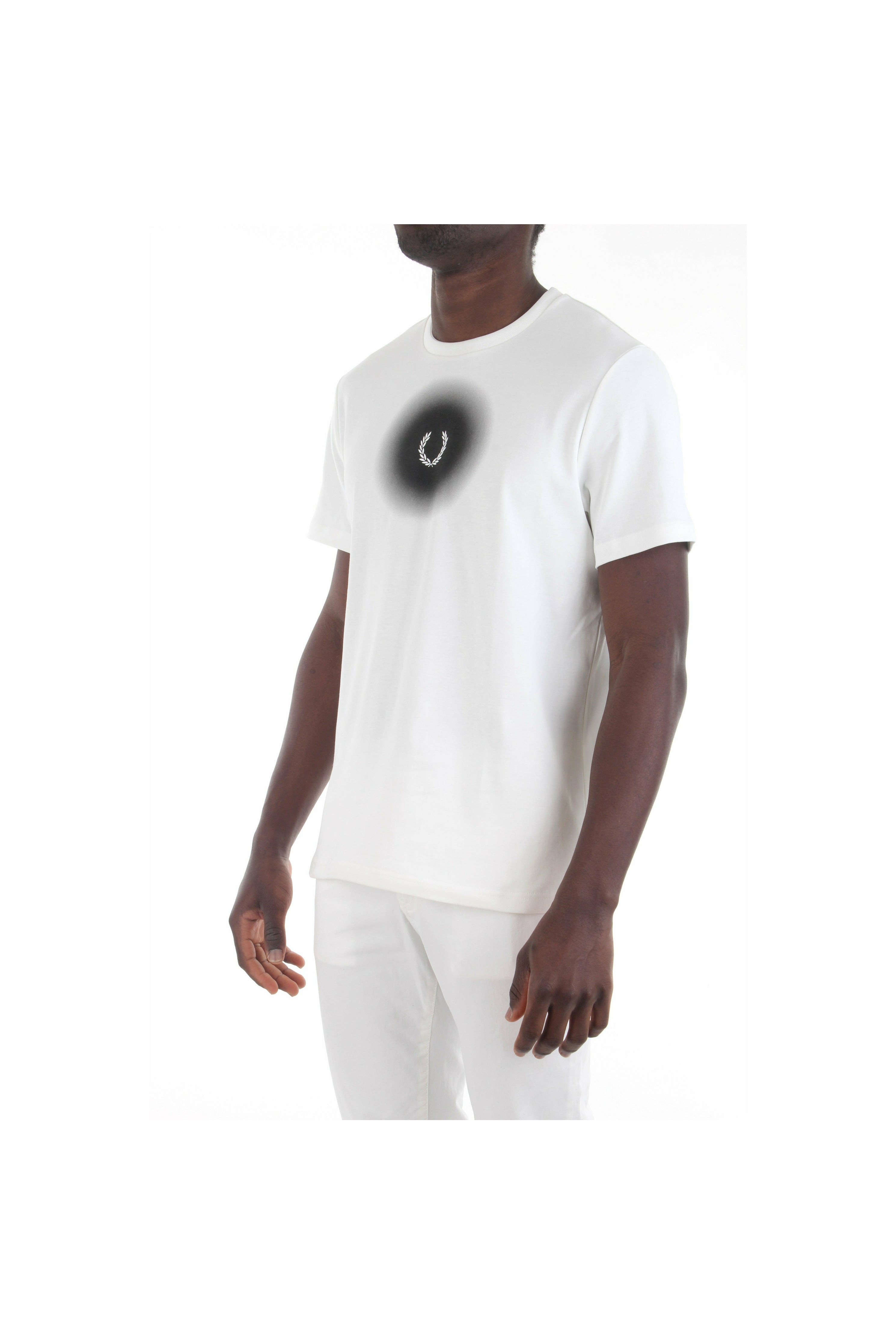 Fred Perry M2678 t-shirt in cotone con logo sfumato a contrasto