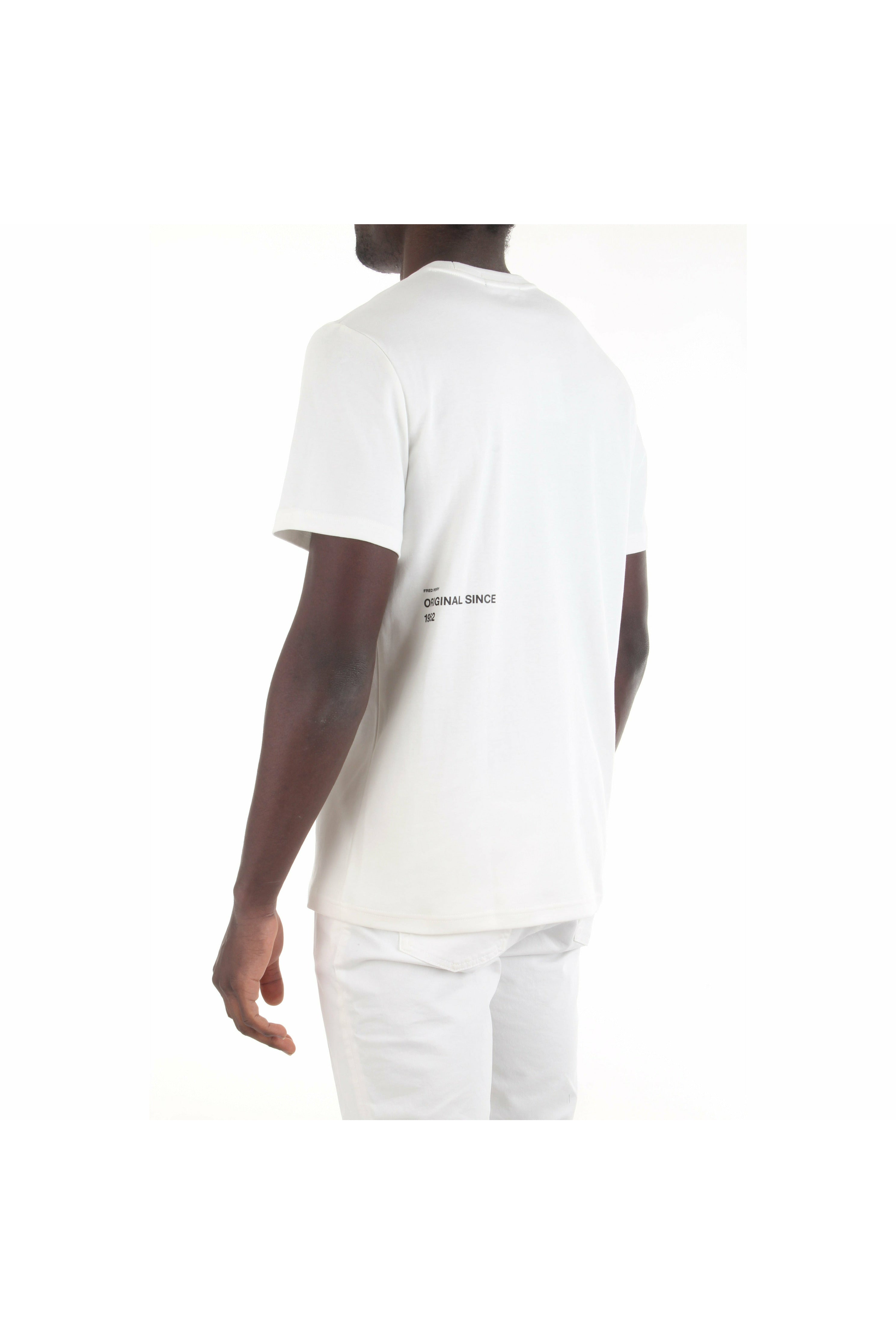 Fred Perry M2678 t-shirt in cotone con logo sfumato a contrasto