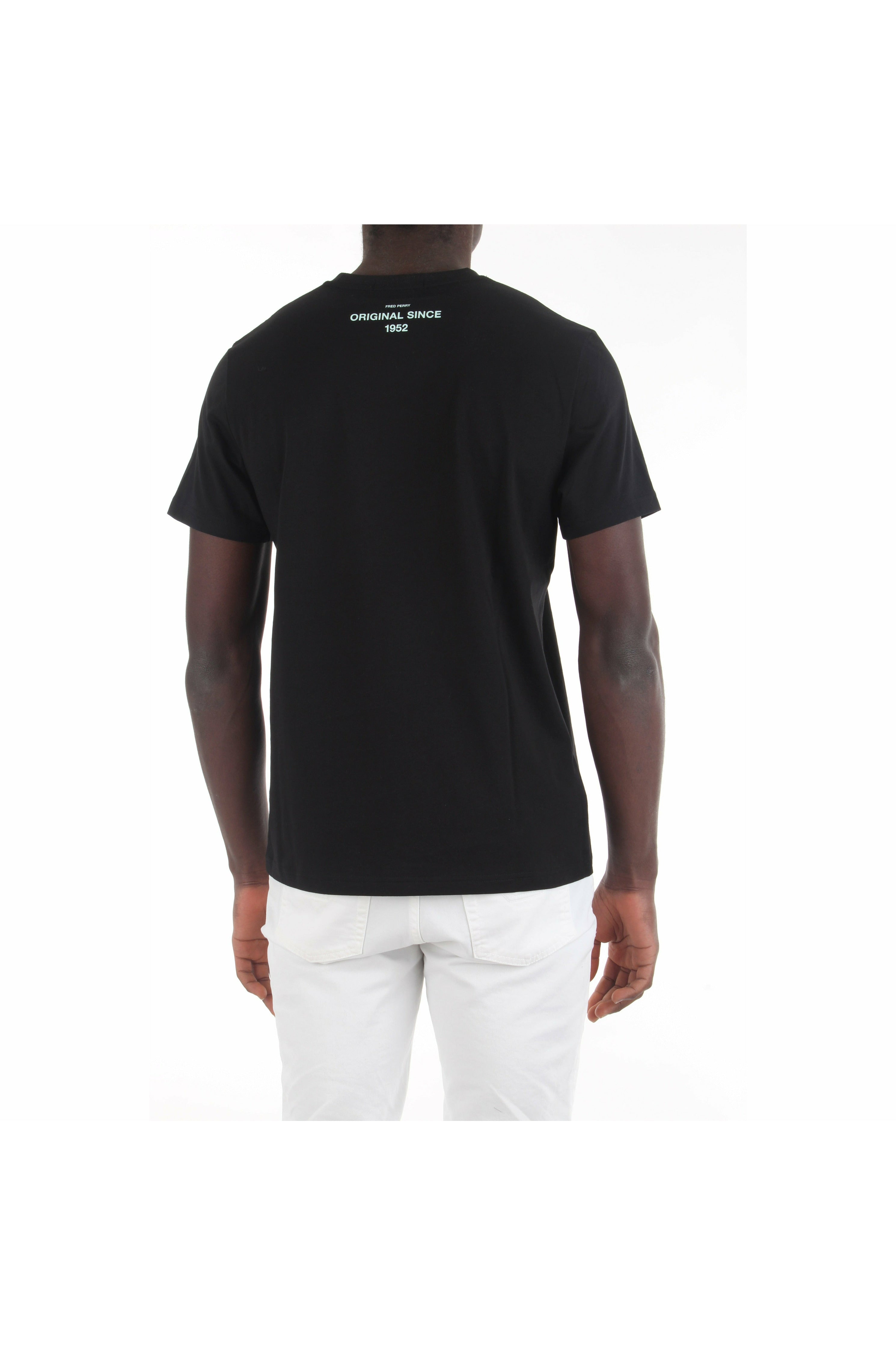 Fred Perry M2675 t-shirt in cotone con stampa logo a contrasto